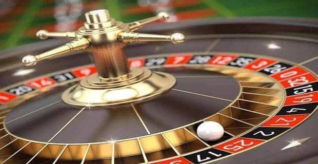 Antarmuka permainan Capsa Susun di keongtogel dengan 13 kartu dan tiga baris susunan